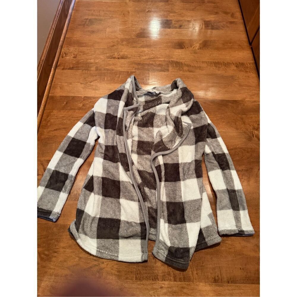 Woman’s L love cozy cardigan checkered size medium